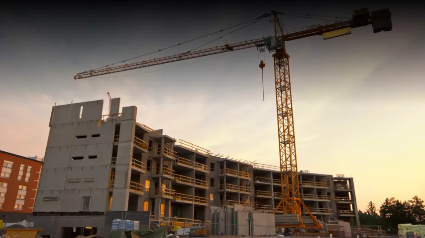 Kran auf einer Baustelle